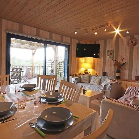 Maison Avec Jardin, Terrasse, Et Base Nautique Proche - Fr-1-497-1 * Saint-Mars-d'Egrenne